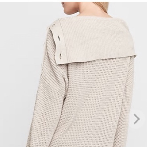 Express Sweater - Picture 3 of 5